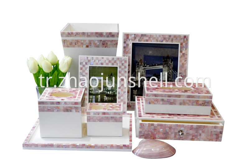 Shell Mosaic Amenity Set with American Pink Shell